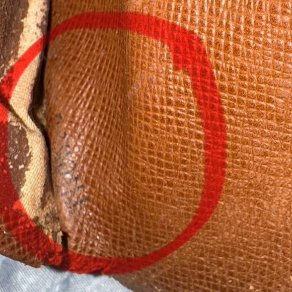 Louis Vuitton Monogram Sarah Trifold Wallet - Picture 8 of 9